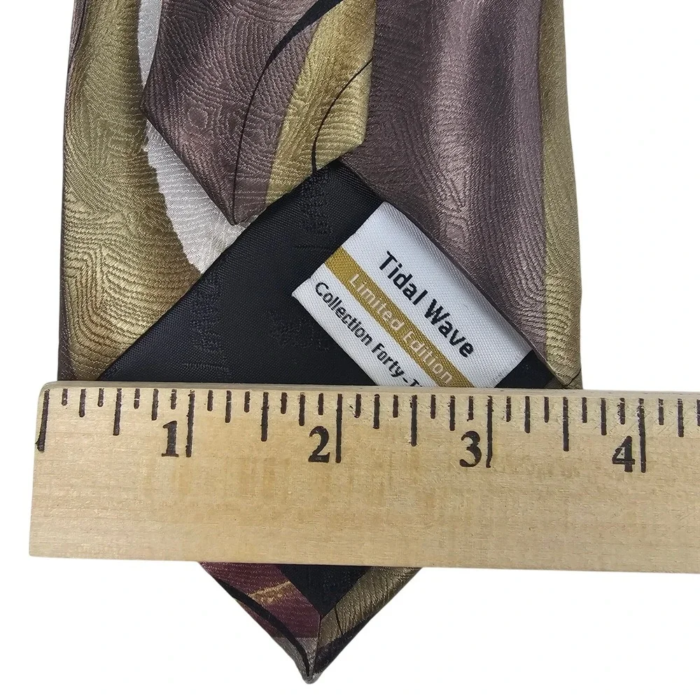 Y2K J. Garcia Tidal Wave Limited Edition Collection Forty-Three Pure Silk Tie‎